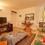 Dimora Dei Leoni Apartman *